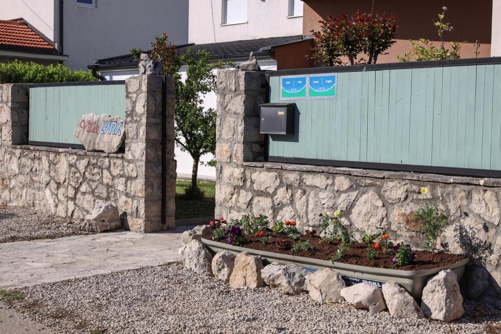 Villa Lyra Требине Екстериор снимка